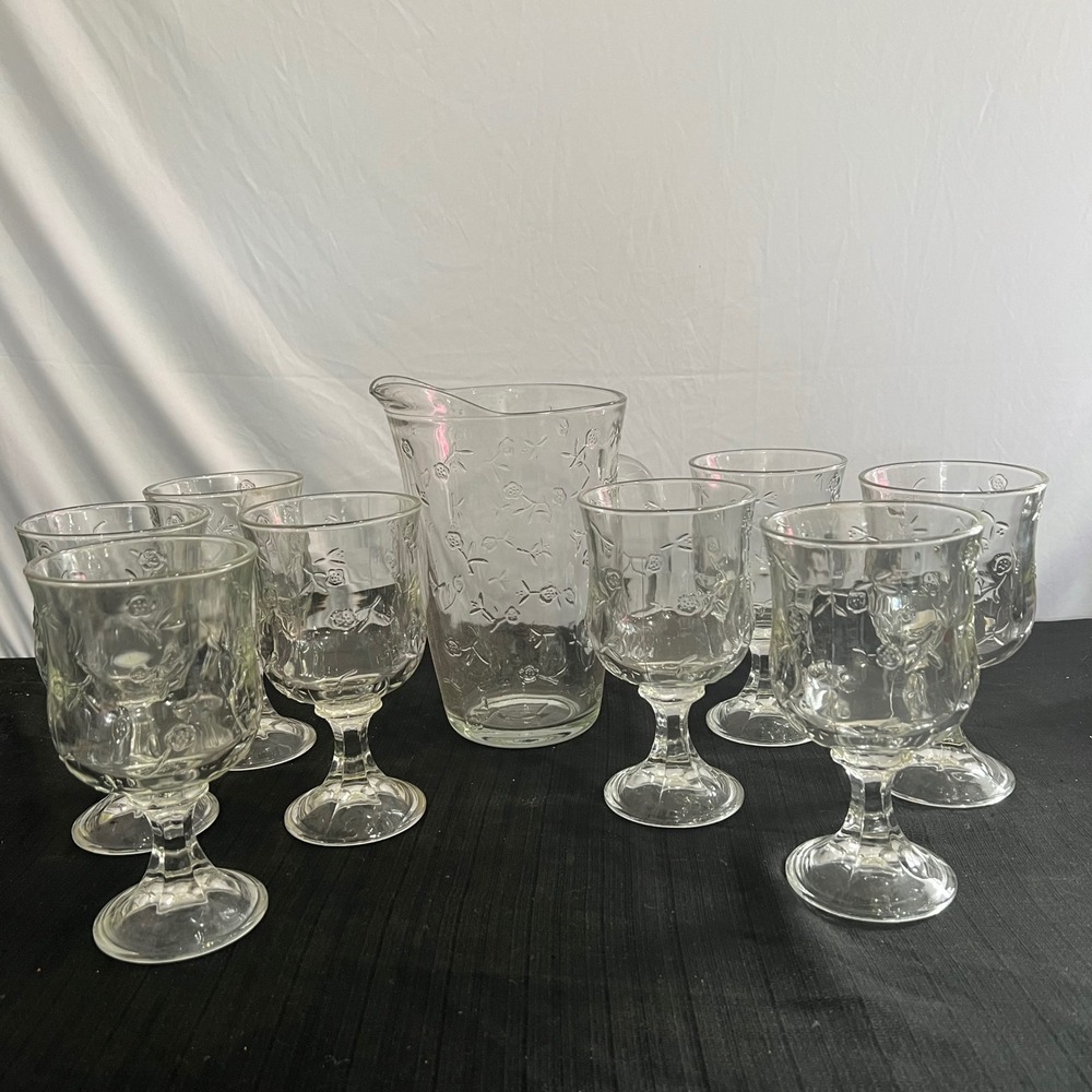 8 Anchor Hocking Savannah Clear Iced Tea Glass and pitcher